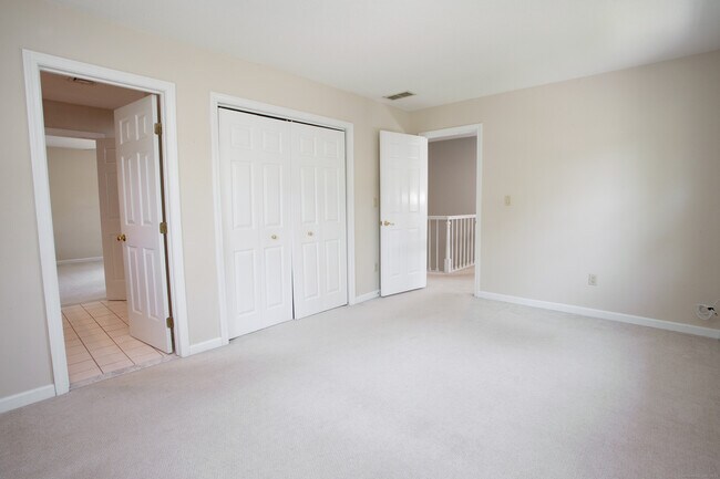 Building Photo - 24 Old Mill Dr