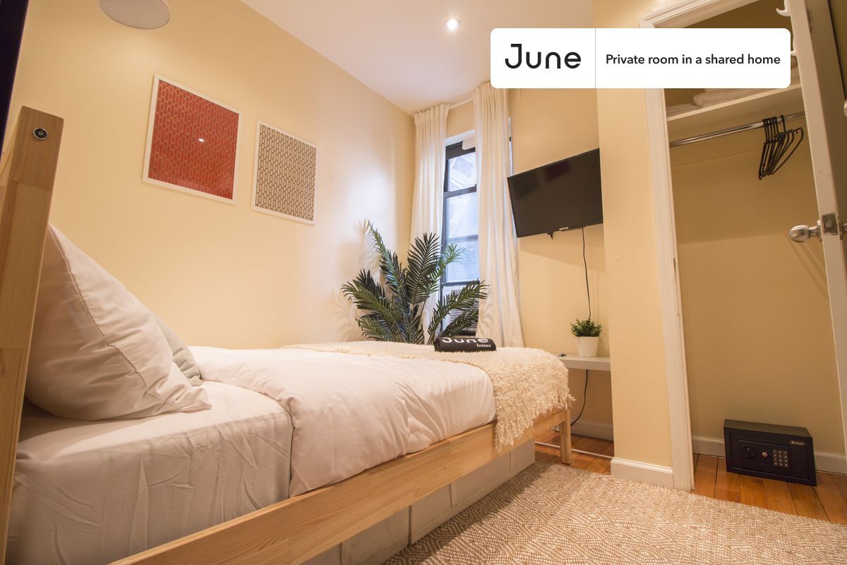 Building Photo - Room in Shared 4 bed/2 bath home