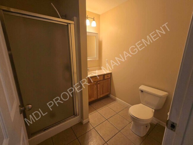 Building Photo - 4-Bedroom Duplex in Midland