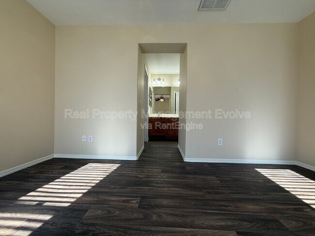 Building Photo - 8323 W Sheridan St