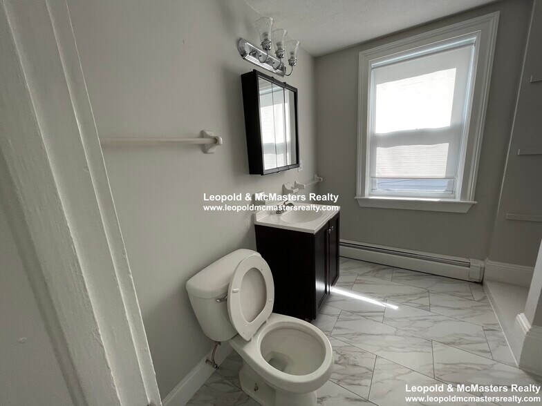 Building Photo - 3 Winship Pl