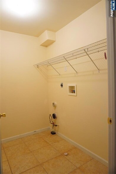 Building Photo - 492-494 Irvine Turner Boulevard Unit 3