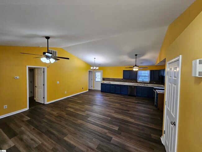 Building Photo - 132 Falcon Ridge Dr