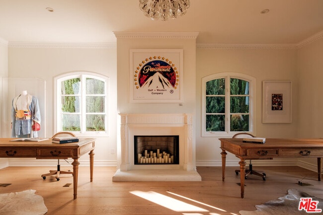 Building Photo - 18875 Pasadero Dr