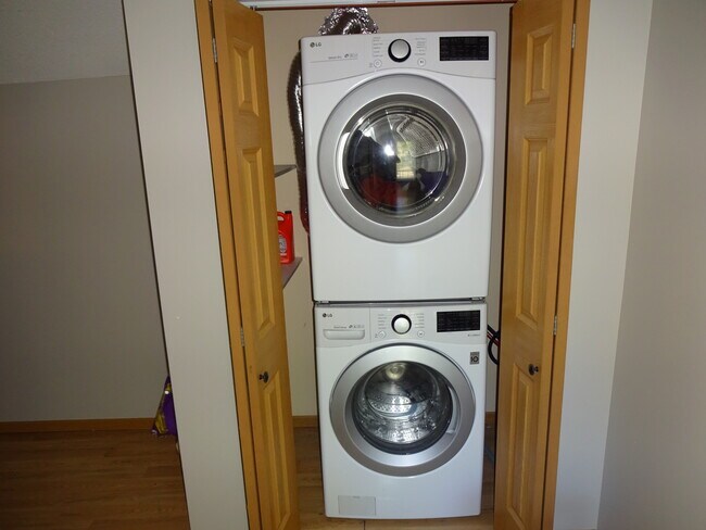 In unit laundry - 728 2nd Ave SE