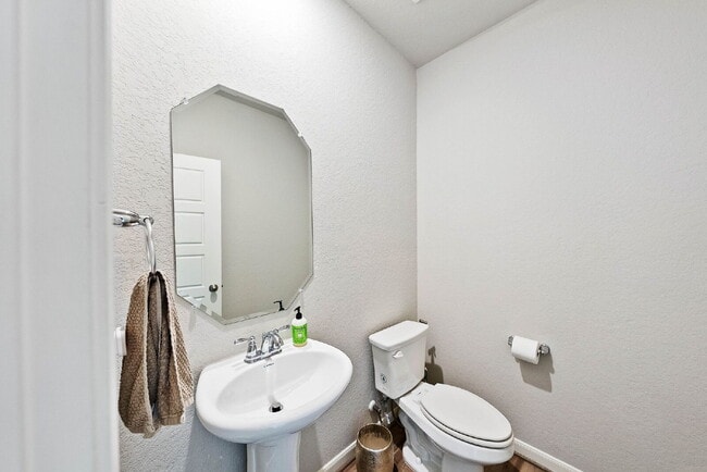 Building Photo - Stylish Corner Homesite on a Quiet Cul-de-...