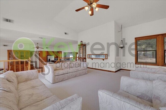 Building Photo - 3556 Mesa Verdes Dr