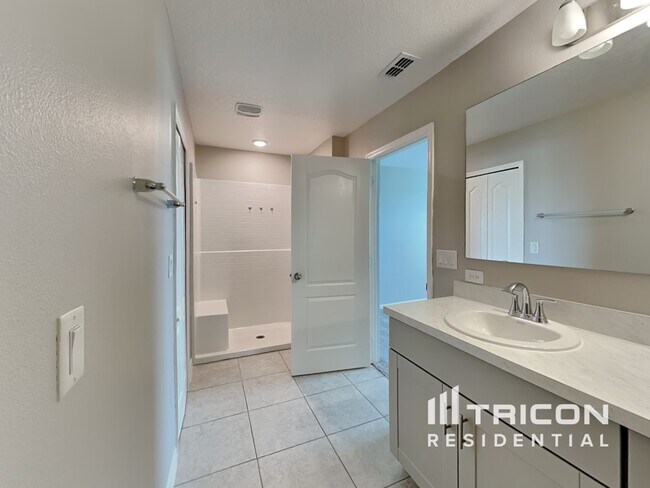 Building Photo - 1226 Salisbury Dr