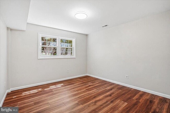 Building Photo - 6904 Chelsea Rd