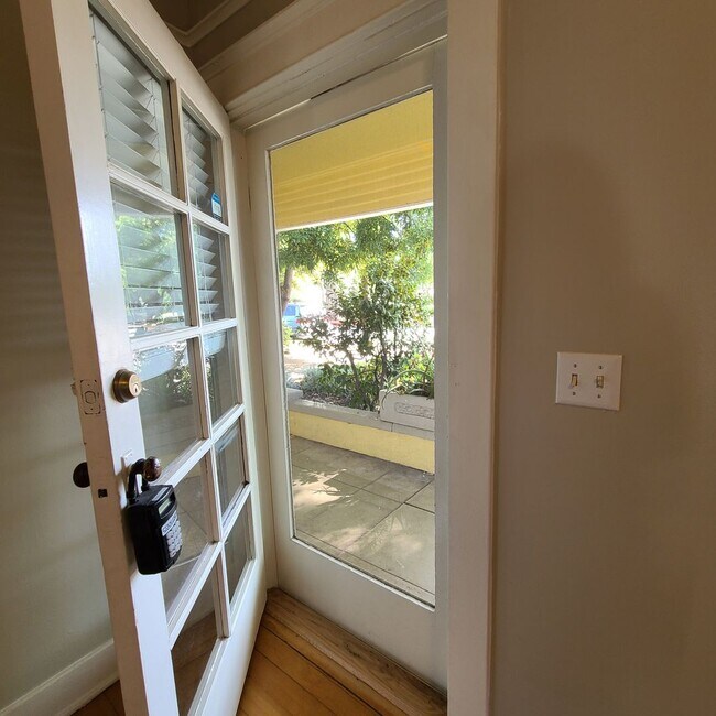 Building Photo - Diamond Duplex