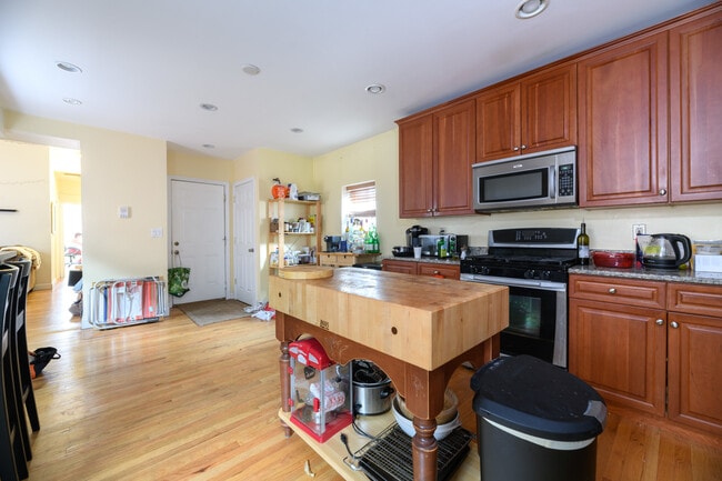 Primary Photo - 57 Otis St