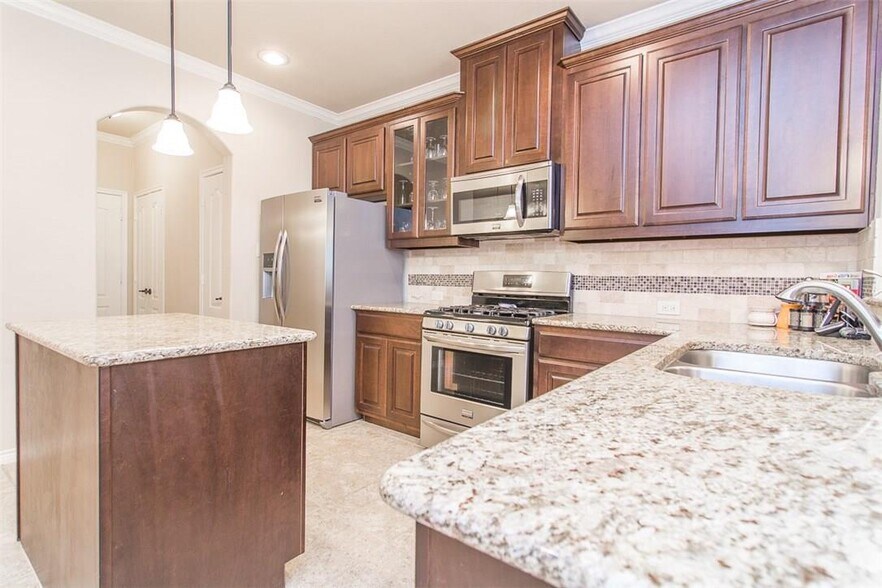 Building Photo - 4105 Comanche Dr