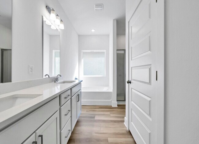 Building Photo - 217 Lyla Ln