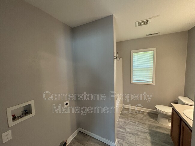 Building Photo - 8345 Center Dr