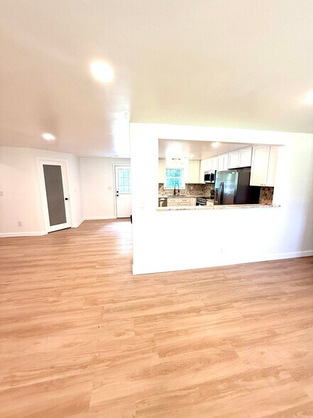 Building Photo - 2120-231w US-31W