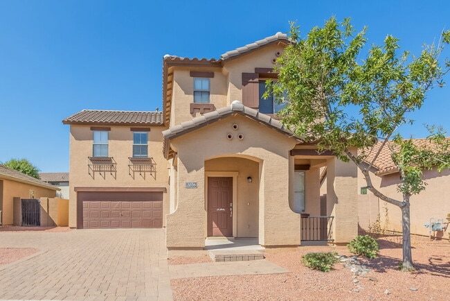 Building Photo - 2026 S Swan Dr