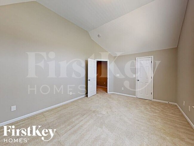 Building Photo - 9613 Rothman Ln