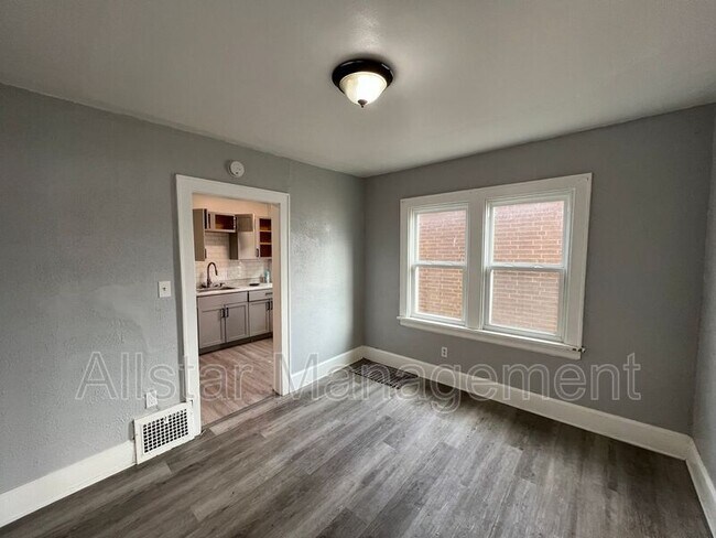 Building Photo - 539 E Cuyahoga Falls Ave