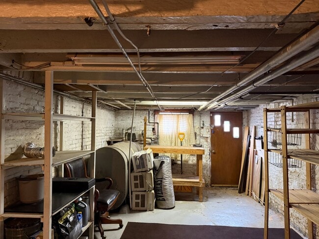 Building Photo - Charming 2 Bed w/ Parking | Steps from Latrobe Park — Locust Point!