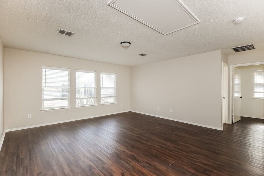 Building Photo - 7325 Moon Ridge Ct
