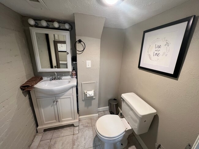 1/2 bathroom - 2649 W 26th Ave