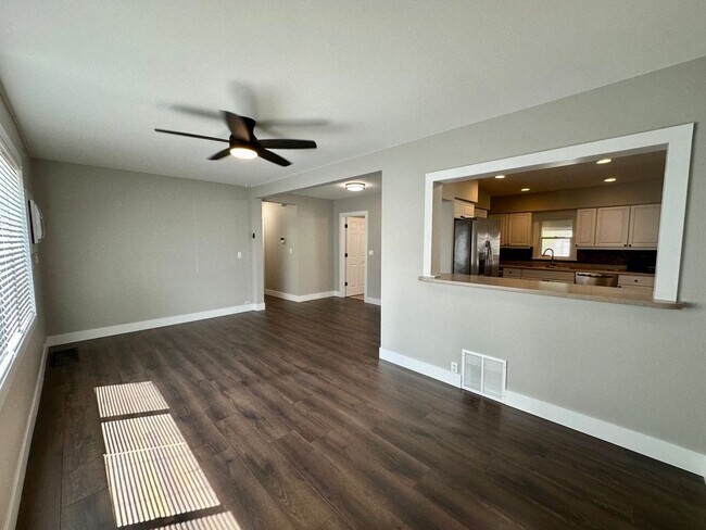 Building Photo - Come Experience the Charm of Cle Elum