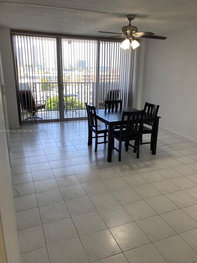 Building Photo - 3703 NE 166th St