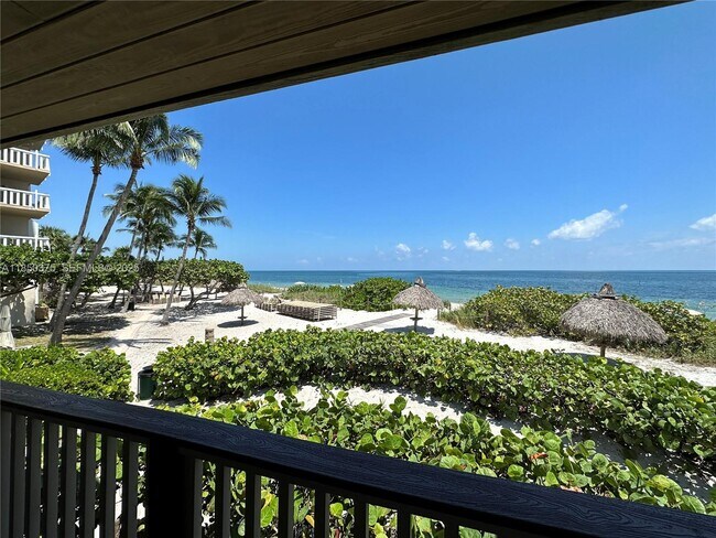 Building Photo - 1111 Crandon Blvd