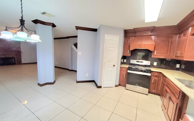 Building Photo - 18123 Flower Grove Ct