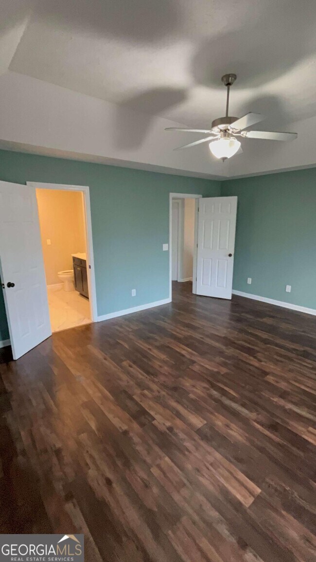 Building Photo - 392 Mill Pond Crossing