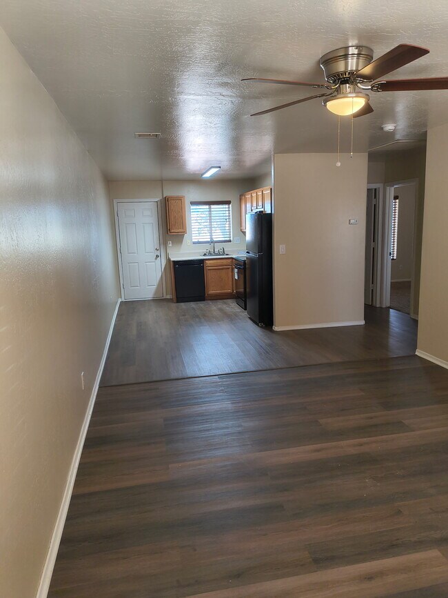 Building Photo - 10158 W Durango Cir