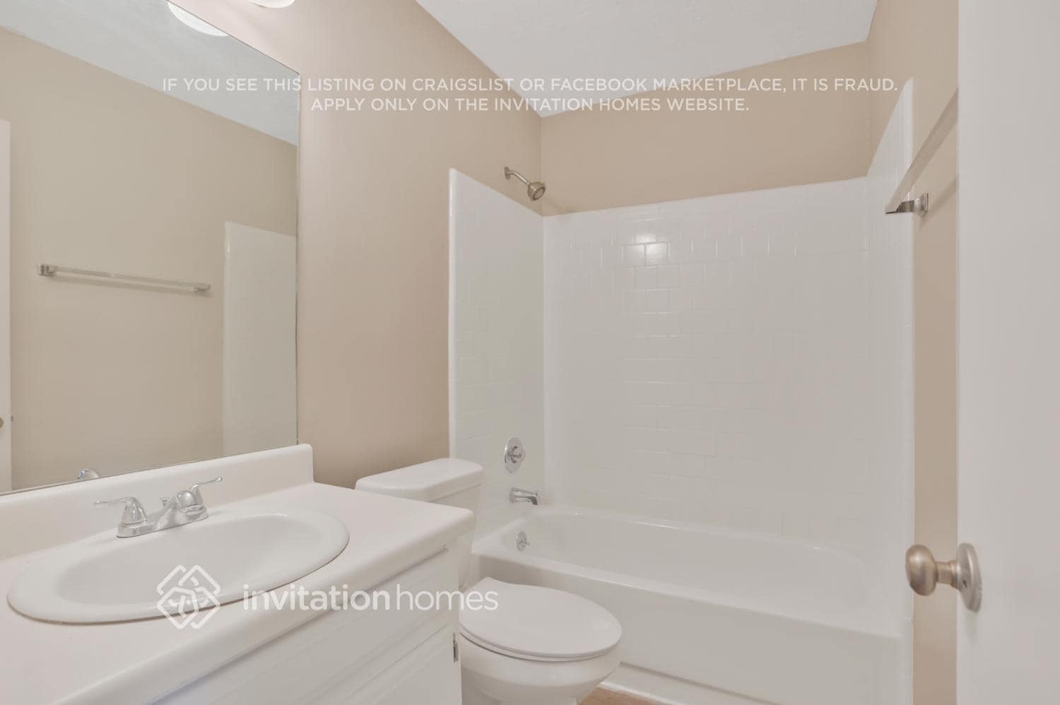 Building Photo - 724 Pepperwood Ln