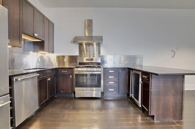 Primary Photo - 115 Sherman Ave