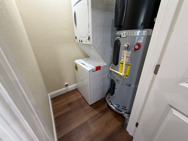 Building Photo - Cozy 2 bedroom Dual Master! Ready for move in! Rent today !