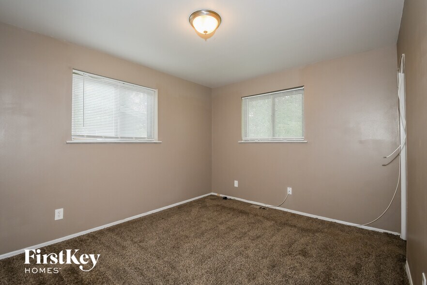 Building Photo - 2725 Benne Dr