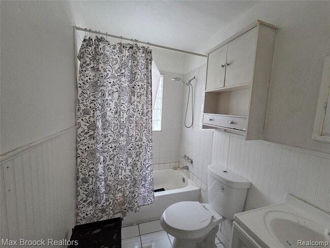 Building Photo - 24511 Florence St