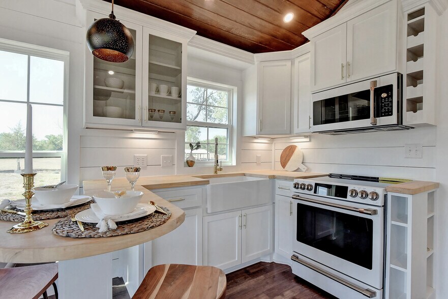 GE Cafe Appliances and farm sink - 2510 Private Road 1180