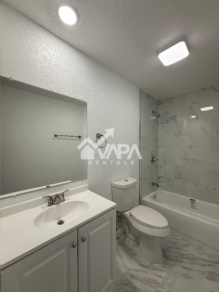 Building Photo - 1211 Tinson