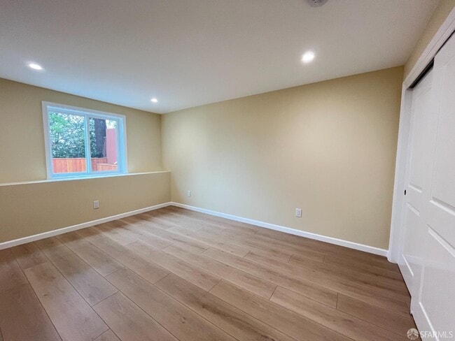 Building Photo - 21 Panorama Dr