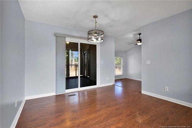 Building Photo - 906 Ponderosa Trail