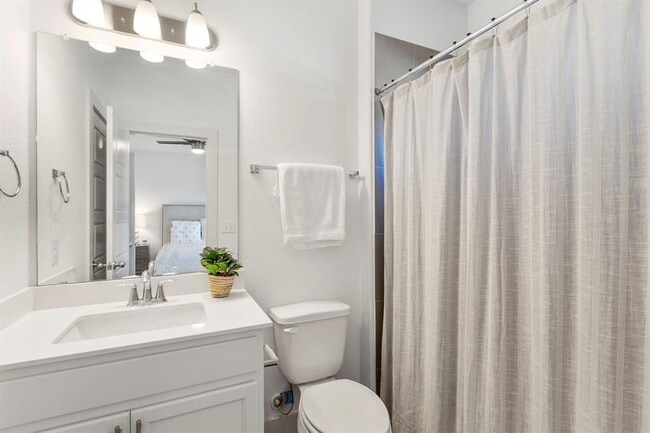 Building Photo - 7203 Bassett Ct