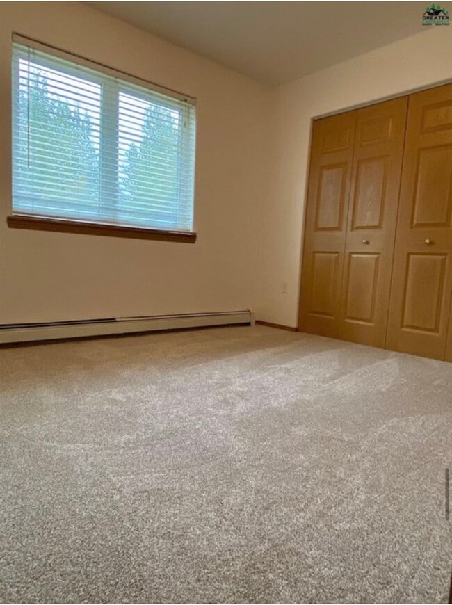 Building Photo - 1427 Garay St