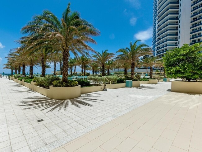 Building Photo - 2501 S Ocean Dr