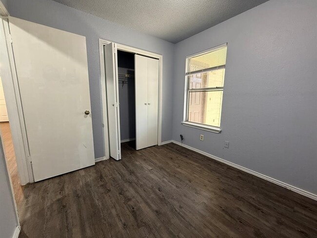 Building Photo - 1200 Orchard Park Cir