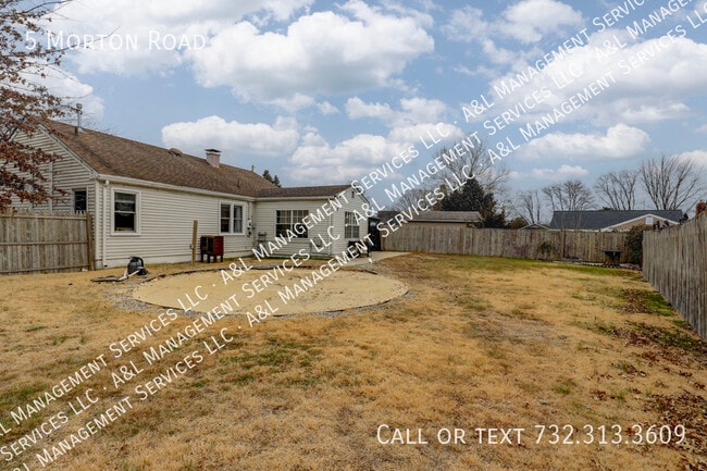 Building Photo - 5 Morton Rd