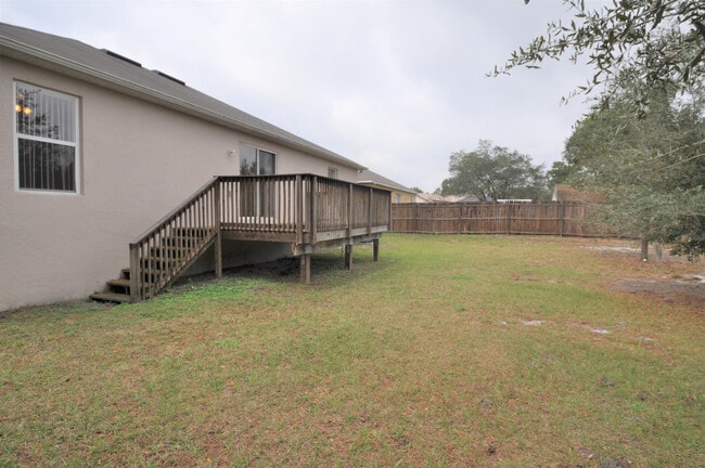 Building Photo - DELTONA: 3 bed/2 bath, Single Family Home