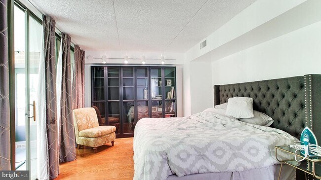 Building Photo - 19 Rock Hill Rd