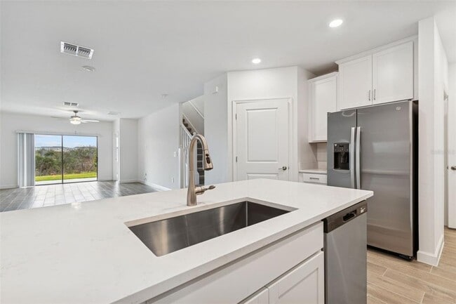 Building Photo - 31942 Folk Top St