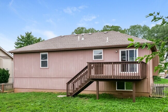 Building Photo - 515 Hibiscus Dr