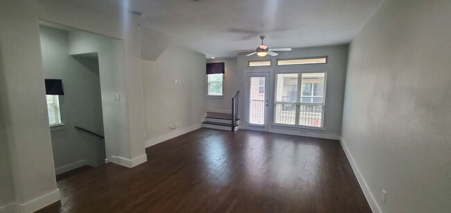 Building Photo - Energy Efficient Urban Townhome w/ Open Floorplan, Gourmet Kitchen, Rooftop Patio, & Exall Park N...
